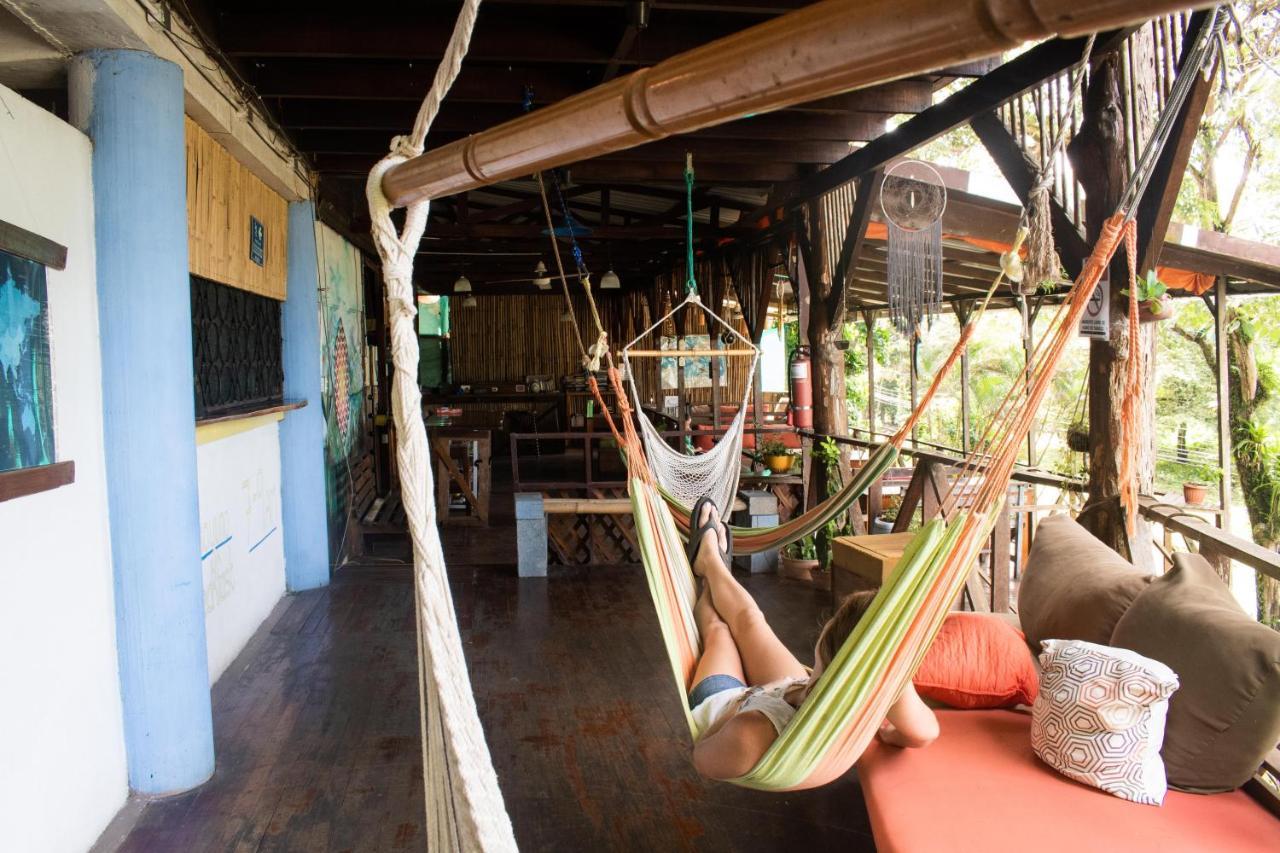 Hostel Plinio Manuel Antonio Exterior foto