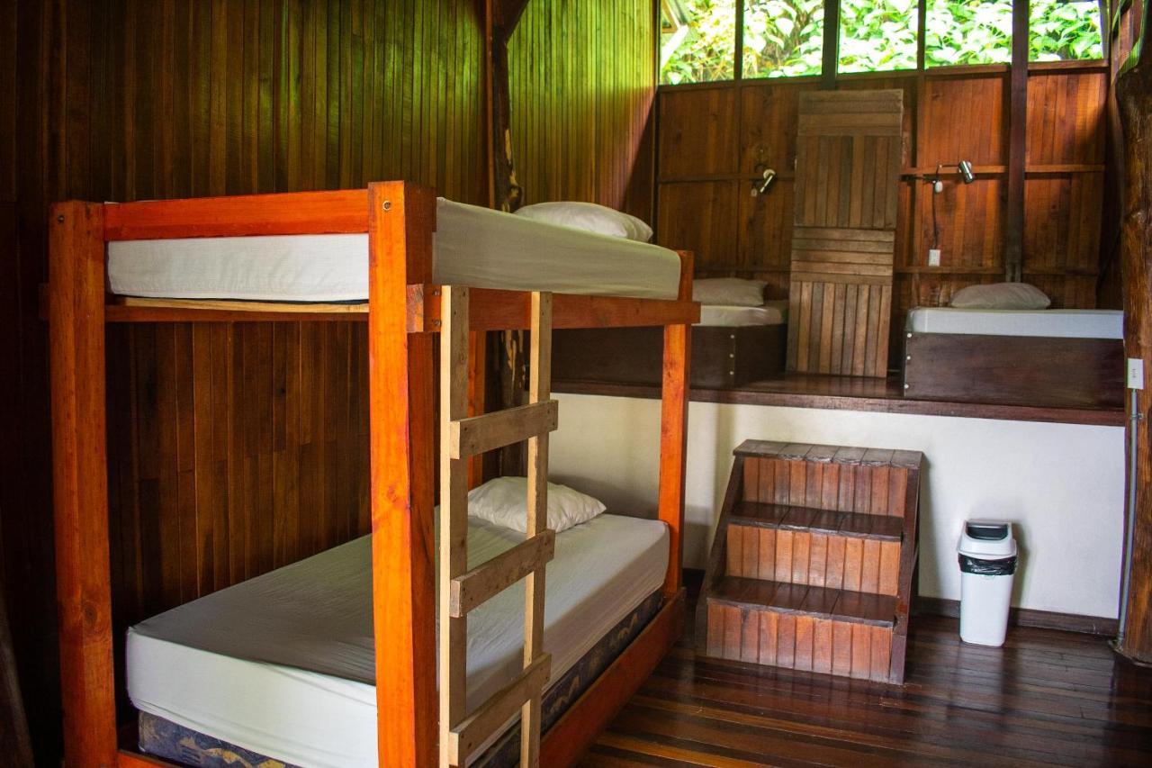 Hostel Plinio Manuel Antonio Exterior foto