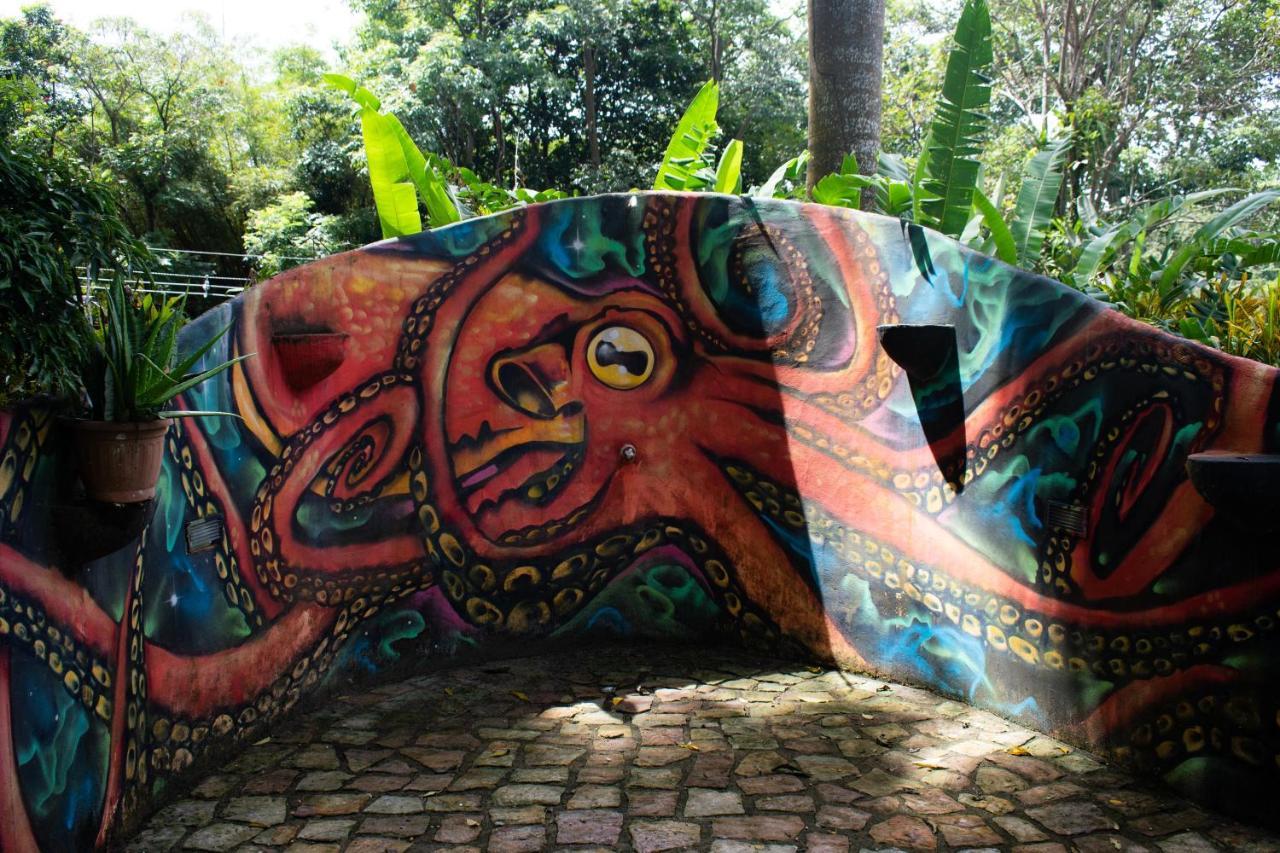 Hostel Plinio Manuel Antonio Exterior foto