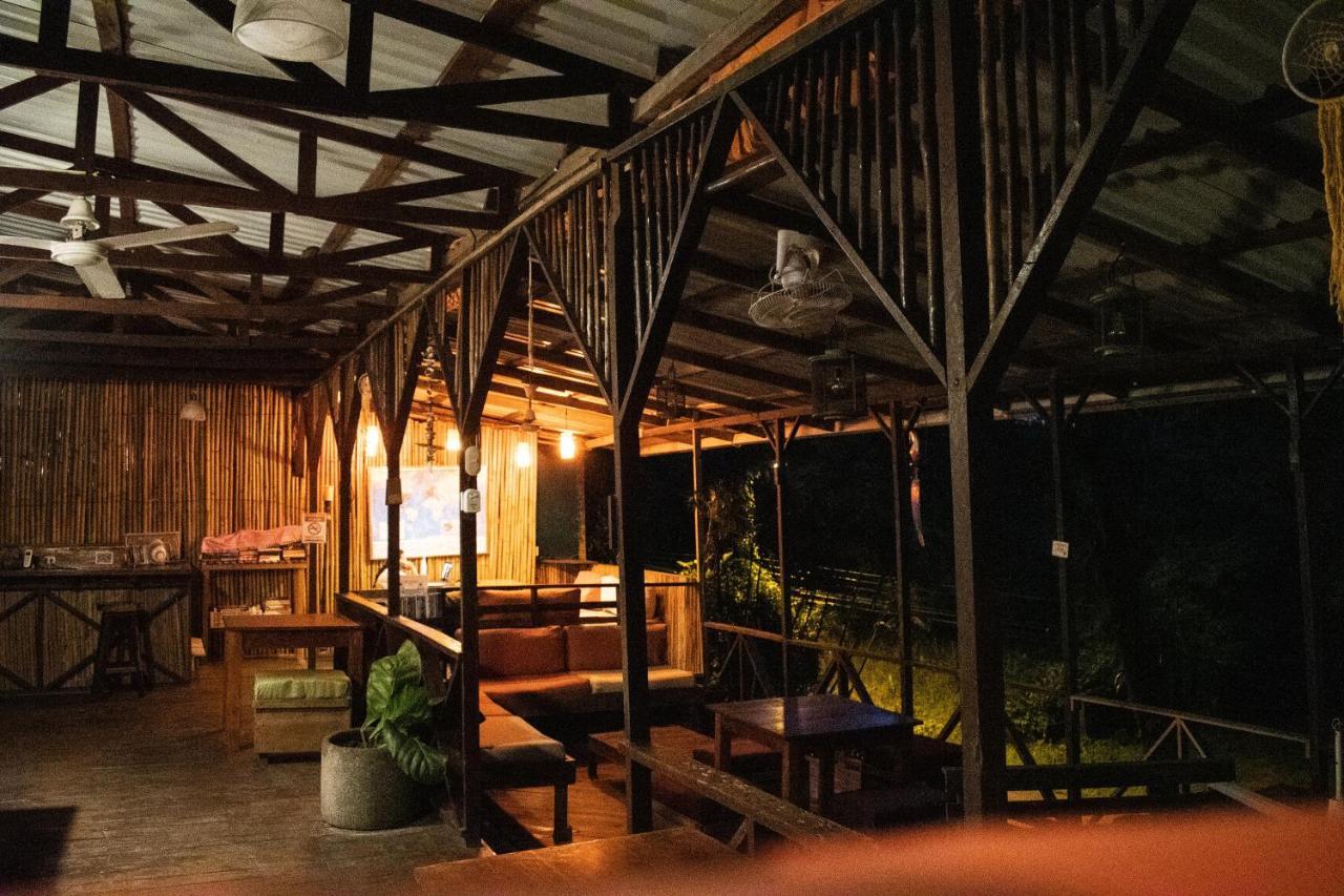 Hostel Plinio Manuel Antonio Exterior foto