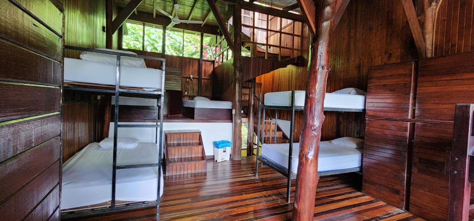 Hostel Plinio Manuel Antonio Exterior foto