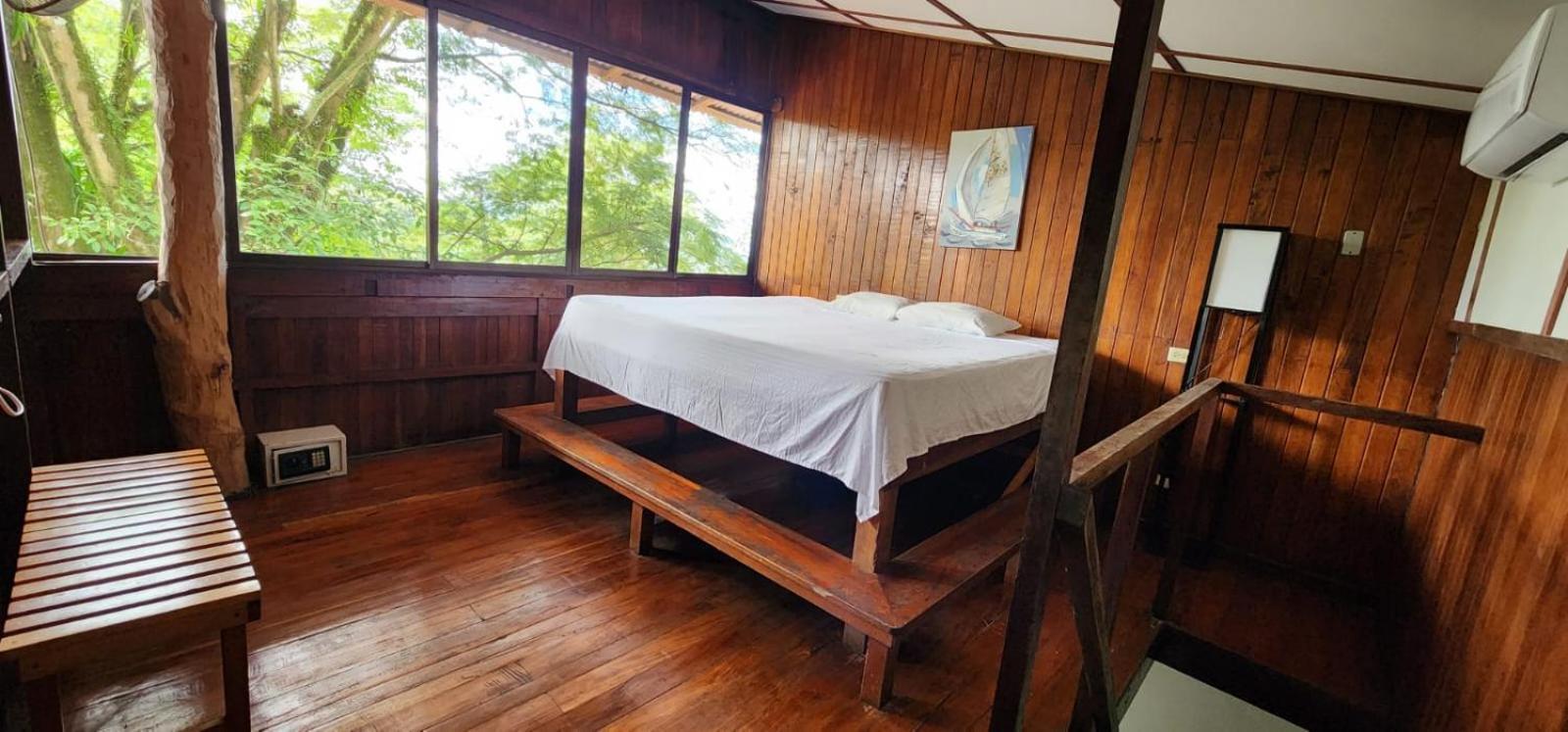 Hostel Plinio Manuel Antonio Exterior foto
