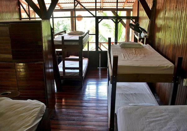 Hostel Plinio Manuel Antonio Exterior foto